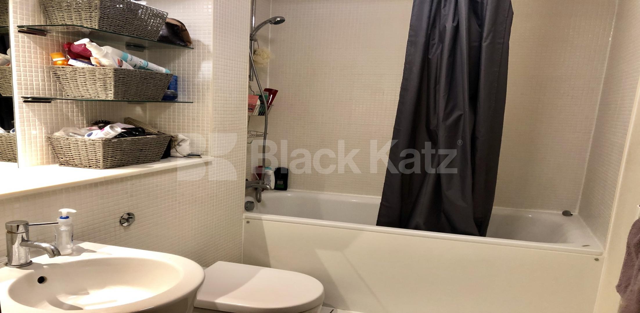 			LET , 1 Bedroom, 1 bath, 1 reception Apartment			 Long Lane, London Bridge